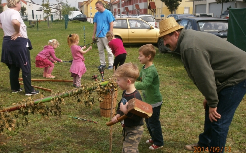A kicsiket játszóházzal szórakoztatták